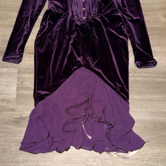 House of CB Dahna Dark Purple velvet corset dress - Picture 16 of 16